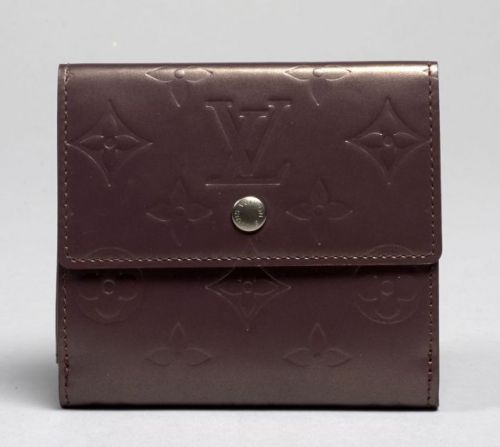 Louis VUITTON, Elise porte-feuilles en cuir monogrammé prune mat formant porte-feuilles, porte-monnaie et porte-cartes. 10 x 11 cm. Etat proche du neuf.