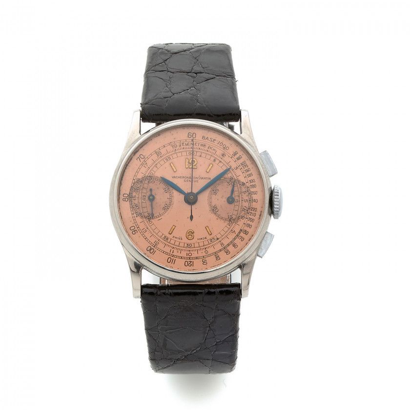 Attribué à VACHERON CONSTANTIN,Ref. 4072, n° 466912 / 266368,Vers 1939,Chronographe bracelet en acier,Boîtier: rond, poussoirs rectangulaires, fond clippé, signé,Cadran: rosé, chiffres arabes et index bâton appliqués, 2 compteurs, tachymètre et télémètre,