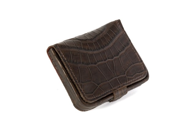 PETER CHARLES, Paris Porte-monnaie en crocodile mate chocolat