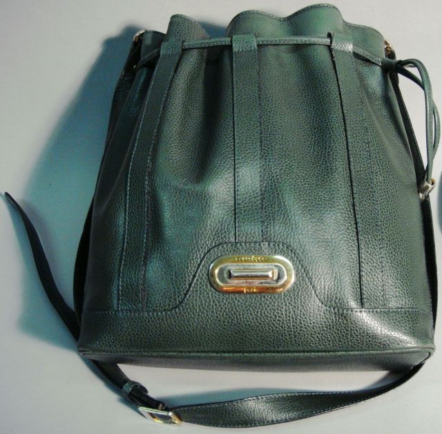 COURREGES LOT comprenant DEUX SACS en cuir grain