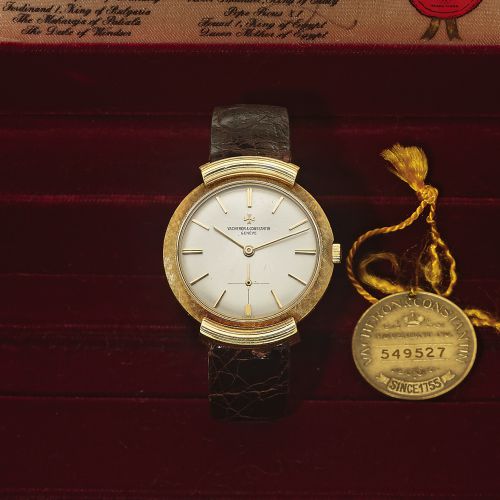 VACHERON & CONSTANTIN. REF. 6496 HOODED LUGS YELLOW GOLD. Vacheron & Constantin, Genève, No. 549527, case No.. 377167, Ref. 6496. Made in the 1960's.. Fine and elegant, rare, 18K yellow gold wristwatch. with an 18K yellow gold Vacheron & Constantin buckle