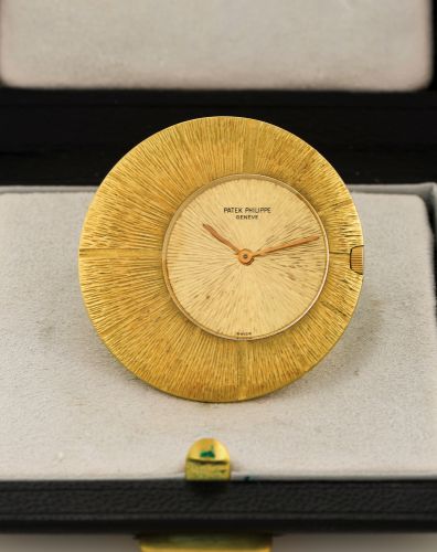 PATEK PHILIPPE 789/1 RICOCHET.Patek Philippe, Genève, Ricochet, No. 1141399.case No. 314872, Ref. 789/1. Made circa 1966..Very fine and rare, 18K hammered gold Ricochet keyless.dress watch. Accompanied by the original bill of sale.and a Patek Philippe box