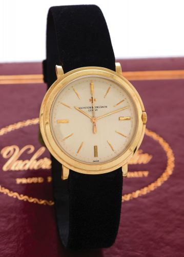 VACHERON & CONSTANTIN, REF. 4986 INDIRECT.CENTER SECONDS ORIGINAL BOX YELLOW GOLD.Vacheron & Constantin, Genève, No. 531082, case No. 360652.Ref. 4986. Made circa 1955..Very fine and rare, indirect center-seconds, 18K yellow gold.wristwatch. Accompanied b