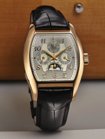 GIRARD PERREGAUX PERPETUAL CALENDAR LIMITED EDITION PINK GOLD.Girard-Perregaux, La Chaux-de-Fonds, Richville Collection Quantième Perpetuel, Ref. 2722. Made in a special.USA limited edition of 25 examples in 2003..Fine and rare, tonneau-shaped, self-windi
