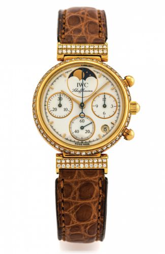 IWC REF. 3735 QUARTZ CHRONOGRAPH.DIAMONDS & YELLOW GOLD.International Watch Co., Schaffhausen, No. 2440158, case No..2420946, Ref. 3735. Made in the 1990s..Fine, 18K yellow gold and diamond-set lady's quartz.wristwatch with date, round button chronograph,