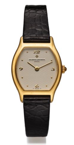VACHERON CONSTANTIN REF. 10150.TONNEAU YELLOW GOLD.Vacheron Constantin, Genève, Tonneau, case No..656185, Ref. 10150. Made in the 1990s..Fine and elegant, tonneau-shaped, hand-winding.18K yellow gold midsize wristwatch with an 18K yellow.gold Vacheron Con