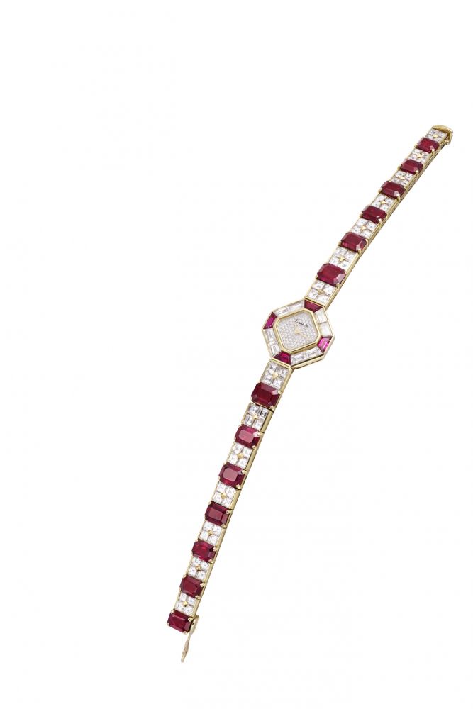KUTCHINSKY 17 RUBIES AND 64 DIAMONDS QUARTZ COCKTAIL WRISTWATCH IN 18K YELLOW GOLD