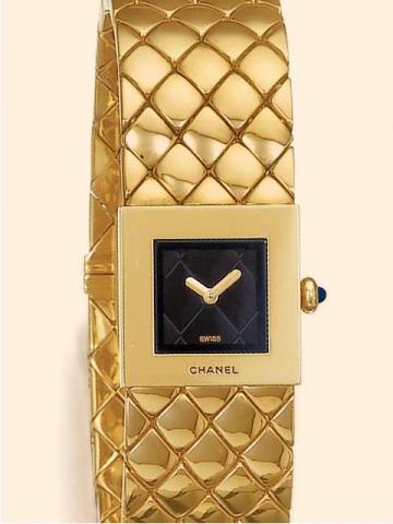 Chanel Paris, Ref. VN 92942. Produced circa 1993, sold in November 2000..Fine, square, 18K yellow gold lady's quartz wristwatch with an 18K yellow gold Chanel tiled bracelet and deployant clasp. Accompanied by a fitted box and certificate.