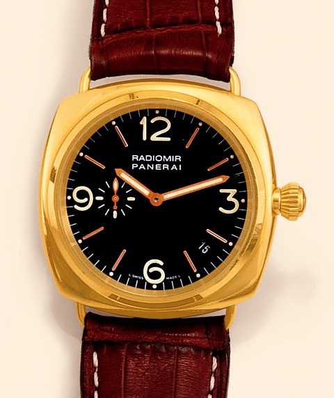 Radiomir Officine Panerai, Firenze 1860, Radiomir, No. D 142/300, Ref. OP 6564. Made in a.limited edition of 300 examples in 2001..Fine and rare, large, cushion-shaped, self-winding, waterresistant.to 100 m., 18K yellow gold diver's wristwatch with.date a