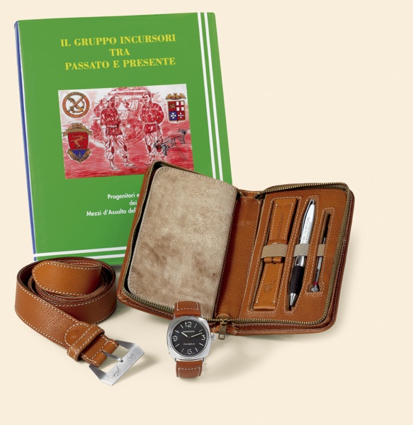 Radiomir.Officine Panerai, Firenze 1860, Radiomir Panerai - Feretti, No. 04/20, Ref. OP 6674,. Made in a limited.edition of 20 pieces in 2006 for the Italien Representative Feretti..Fine and rare, large, cushion-shaped, water resistant to 100 m, stainless