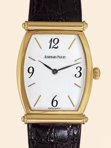 Yellow Gold Carnegie.Audemars Piguet, Carnegie, No. D75714. Made in the 1990s..Very fine, tonneau-shaped, 18K yellow gold gentleman