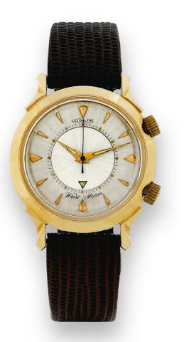 Fancy Lugs.LeCoultre, Memovox Wrist Alarm, case No 3512781, Ref. 2102-SW. Made in the 1950s..Fine, center-seconds, 14K yellow gold wristwatch with alarm.