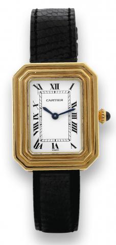 Cartier Paris, Square, Ref. 60010. Made in the.1970s..Fine, rectangular galb_, 18K yellow gold lady's wristwatch.with a yellow gold-plated Cartier buckle. Accompanied by a.fitted box.