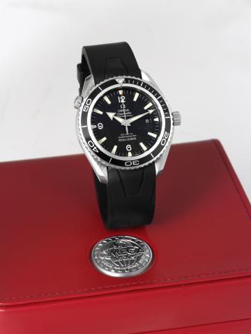 Omega Planet Ocean.Omega Seamaster Professional, Co-Axial Chronometer.600m/ 2000ft, Planet Ocean, Ref. 22015000. Made circa.2005..Fine, center seconds, self-winding, water-resistant, stainless.steel diver's wristwatch with graduated black bezel for.decomp
