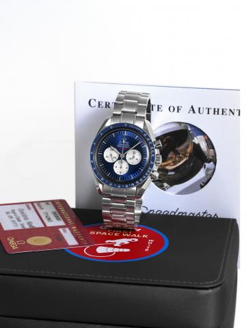 Gemini IV 40th Anniversary.Omega, Speedmaster Professional, 1965 _ 2005, No..0937/2005, case No. 77142963, Ref. SU 145.0229. Made in.a limited edition of 2005 examples in 2005 to mark the 40th.anniversary of the first spacewalk..Fine, asymmetric, water-re
