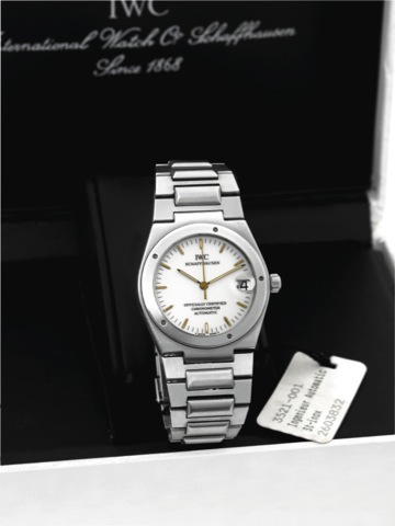 IWC - REF. 3521 - STEEL - INGENIEUR.International Watch Co., Schaffhausen, Ingenieur, Officially.Certified Chronometer, Automatic, case No. 2603832.Ref. 3521. Made in the 1990's..Fine, tonneau-shaped, center seconds, self-winding.water-resistant, antimagn