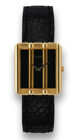 PIAGET REF.8163 POLO.Piaget, Ref. 8163, case No. 433092. Made in the 1990's..Fine, rectangular, 18K yellow gold and onyx quartz wristwatch with an 18K yellow gold Piaget buckle. Accompanied.by fitted box.