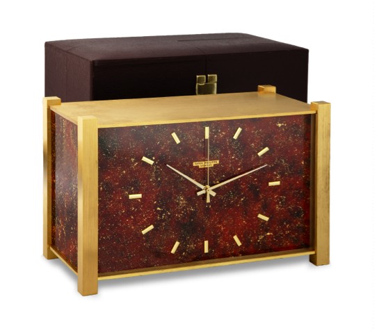 PATEK PHILIPPE REF: 1100/2, QUARTZ.ELECTRONIC TABLE CLOCK RED LACQUERED.Patek Philippe, Gen