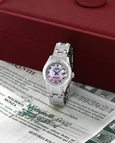 ROLEX REF. 80329, LADY'S DATEJUST, WHITE GOLD.AND DIAMONDS.Rolex, Oyster Perpetual, DateJust, Superlative Chronometer.Officially Certified, case No. P193421, Ref. 80329. Sold in.2003..Very fine, center seconds, self-winding, water-resistant.18K white gold