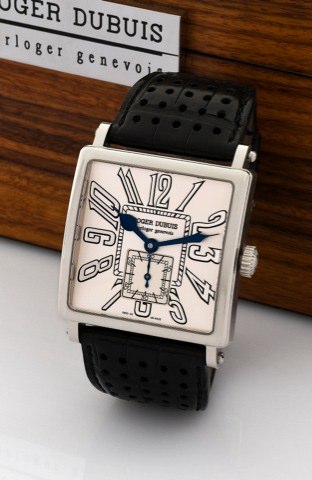 ROGER DUBUIS, REF.G40.1403.63C, GOLDEN.SQUARE, WHITE GOLD.Roger Dubuis, Horloger Genevois, Golden Square.No. 08/28, movement No. 73, Ref. G40.1403.63C. Made.in a limited edition of 28 pieces in 2004..Very fine, square curved, oversized, self-winding, wate
