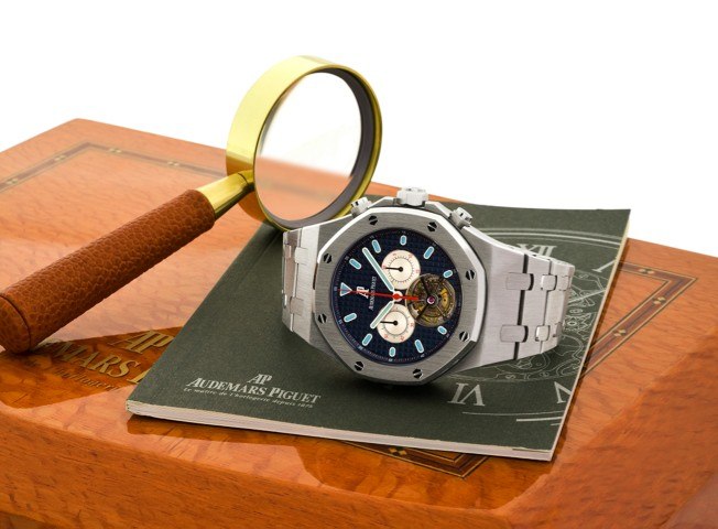 AUDEMARS PIGUET, REF. 25977 ST. ROYAL OAK TOURBILLON CHRONOGRAPHE.Audemars Piguet, Genève, Royal Oak, Tourbillon Chronograph, movement No. 570755, case No. F03624, Ref. 25977 ST. Made.in a limited number, sold on November 24th, 2004..Very fine and importa