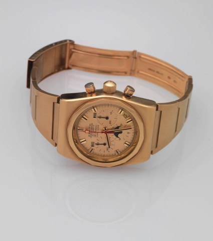 ZENITH REF. 6630 EL PRIMERO LUNA LUXE GAY FRERES BRACELET YELLOW GOLD.Zenith, Chronograph Automatic, El Primero, Luna Luxe, Ref. 6630-3. Made in 1972..Fine and rare, very heavy, tonneau-shaped, self-winding, water resistant, 18K yellow gold wristwatch wit