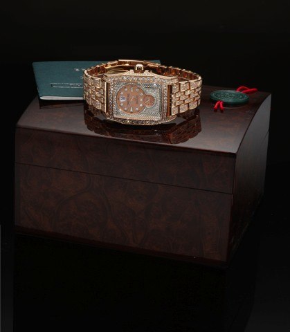 BREITLING REF. R 28362 FOR BENTLEY THE FLYING B PINK GOLD & DIAMONDS.Breitling, for Bentley, Flying B Chronometer, Limited Edition, Officially Certified Chronometer, No. 04 / 50, No. 2276525. Made in.a limited edition of 50 pieces in 2009..Fine and rare, 