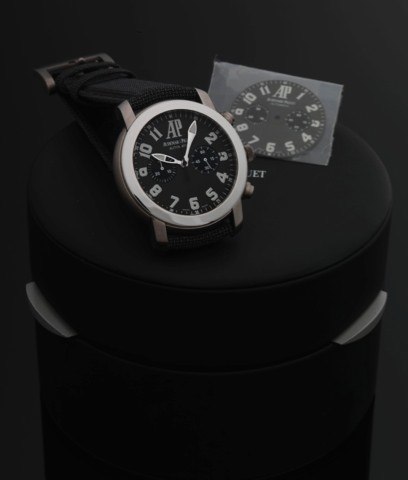 AUDEMARS PIGUET LIMTED EDITION JULES AUDEMARS CHRONOGRAPH TITANIUM & PLATINUM.Audemars Piguet, Jules Audemars Automatic, case No. E46622. Made circa 2008 in a limited edition of 50 pieces..Very fine and rare, massive, self-winding, water-resistant, titani