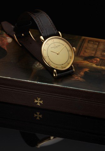 VACHERON CONSTANTIN REF. 33084 TEARDROP.LUGS ANNIVERSARY ISSUE YELLOW GOLD.Vacheron Constantin, Genève, No. 008 / 230, No. 728586.case No. 574219, Ref. 33084. Made in a limited edition.of 230 pieces for the 230 Year Anniversary of Vacheron.Constantin..Ver