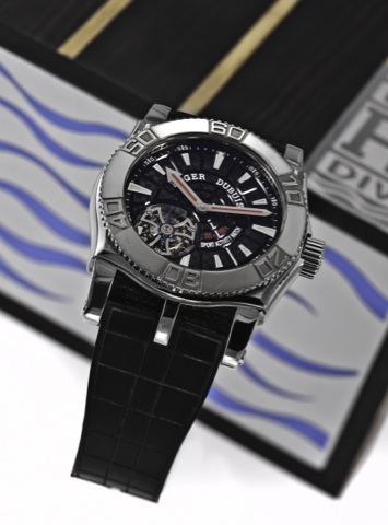 ROGER DUBUIS, REF. SE48 02 9/0, JUST FOR FRIENDS EASY DIVER FLYING TOURBILLON.Roger Dubuis, Horloger Genevois, Sport Activity Watch.- Just For Friends, Flying Tourbillon 300m/990ft, No..090/280, movement No. 480, Ref. SE48 02 9/0. Made in a.limited editio