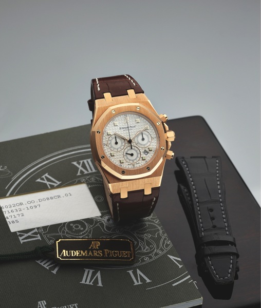 AUDEMARS PIGUET REF. 26022 ROYAL OAK PINK GOLD.Audemars Piguet, Royal Oak Automatic, No. 1097, No..572856, case No. F 71632, Ref. 260220R. Made in 2006.sold June 2nd, 2007..Fine, large, self-winding, water-resistant, 18K pink.gold wristwatch wi