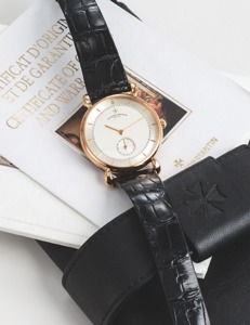 Vacheron Constantin Ref. 92084. Renaissance Yellow Gold. Vacheron Constantin, Genève, “Renaissance”, No. 775118, case. No. 647560, Ref. 92084. Sold on 11th, September 2002.. Fine and elegant, 18K yellow gold wristwatch with an 18K. yellow gold Vacheron Co