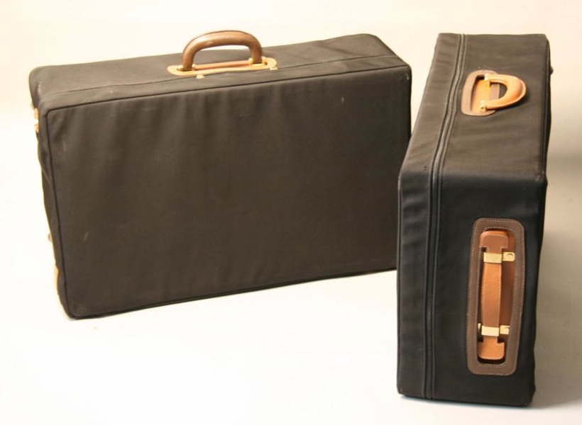 MORABITO MORABITO Deux valises à roulettes en cuir marron Deux poignée latérales - vente aux enchères 03/10/2012