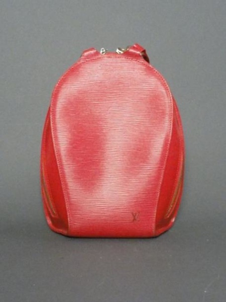 LOUIS VUITTON Louis VUITTON Sac à dos cuir épi rouge - vente aux enchères 27/03/2013