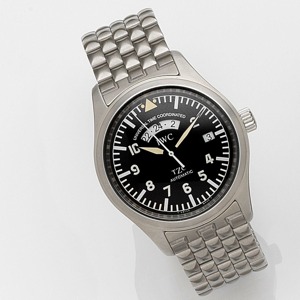 Die Fliegeruhr UTC, Ref:3251, Case No.2756529, Movement No.2599586, Circa 2000 21-jewel Cal.C.37526 automatic movement adjusted to temperature and 5 positions, black dial with white Arabic numerals and yellow arrow 12, white outer minute divisions with fi