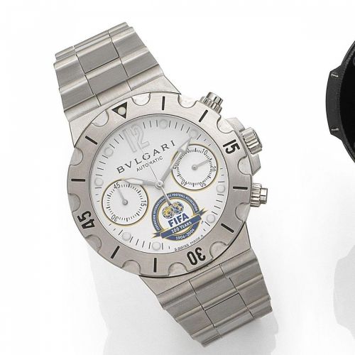 Bulgari. A stainless steel automatic calendar chronograph bracelet watch