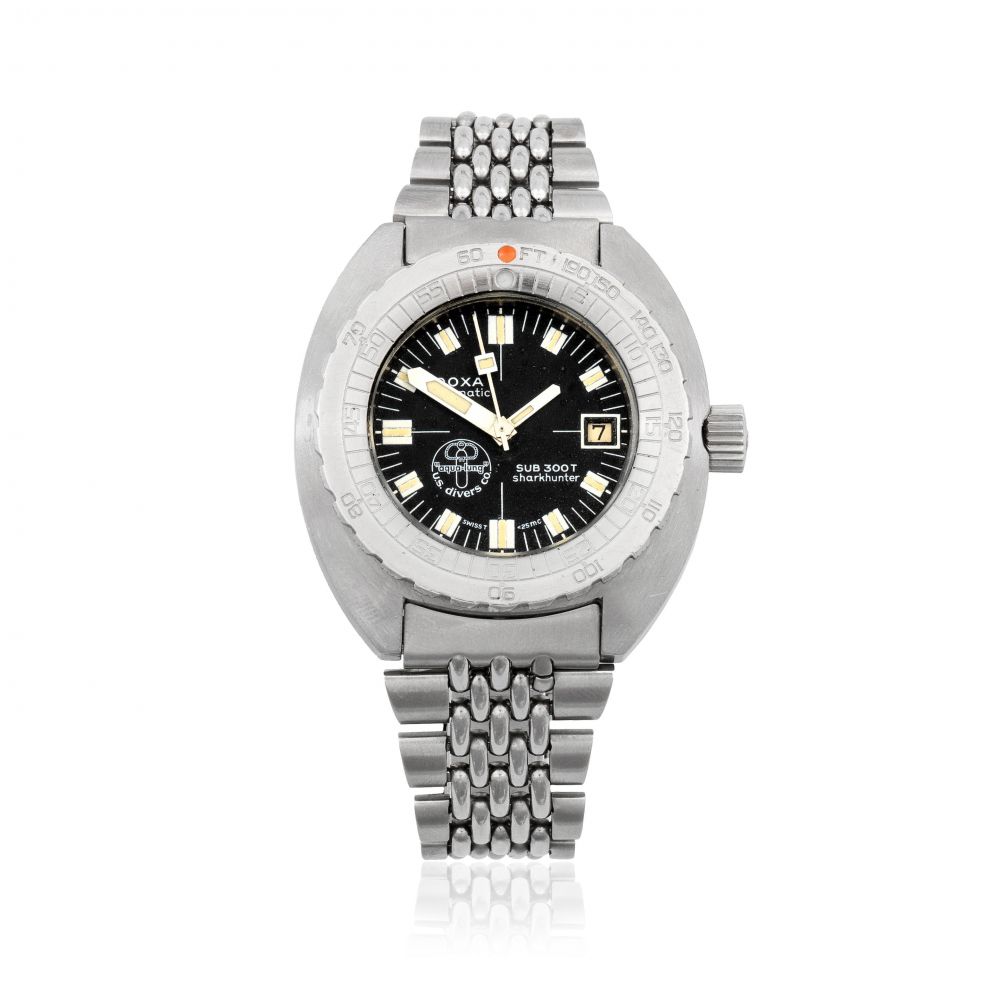 Doxa. A stainless steel automatic calendar bracelet watch