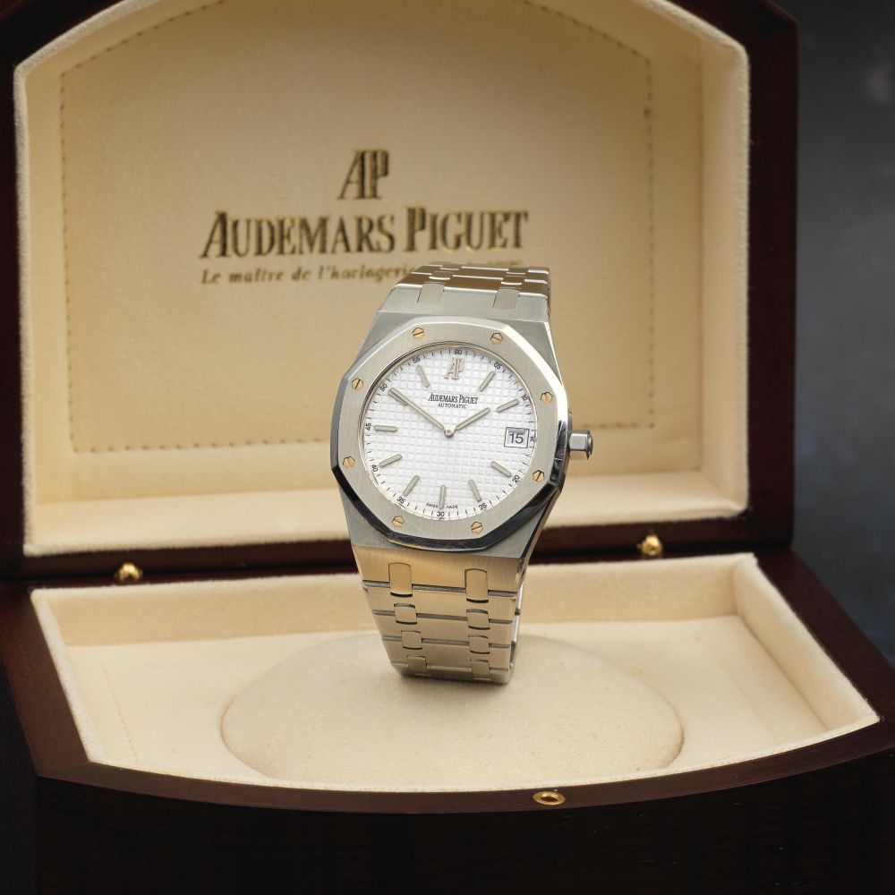 Audemars Piguet. A fine stainless steel automatic calendar bracelet watch
