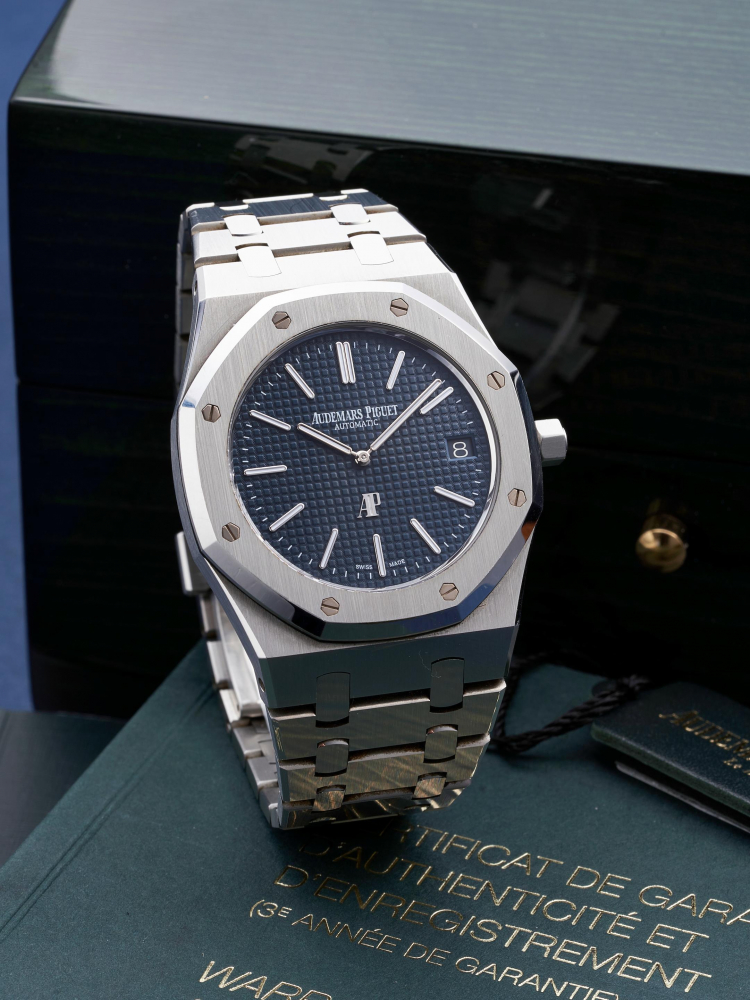 AUDEMARS PIGUET | ROYAL OAK "JUMBO" EXTRA-THIN, REF.15202ST, A STAINLESS STEEL BRACELET WATCH WITH DATE, CIRCA 2016