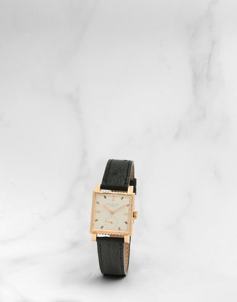 Patek Philippe. Montre bracelet en or rose 18K (750) de forme carrée mouvement mécanique