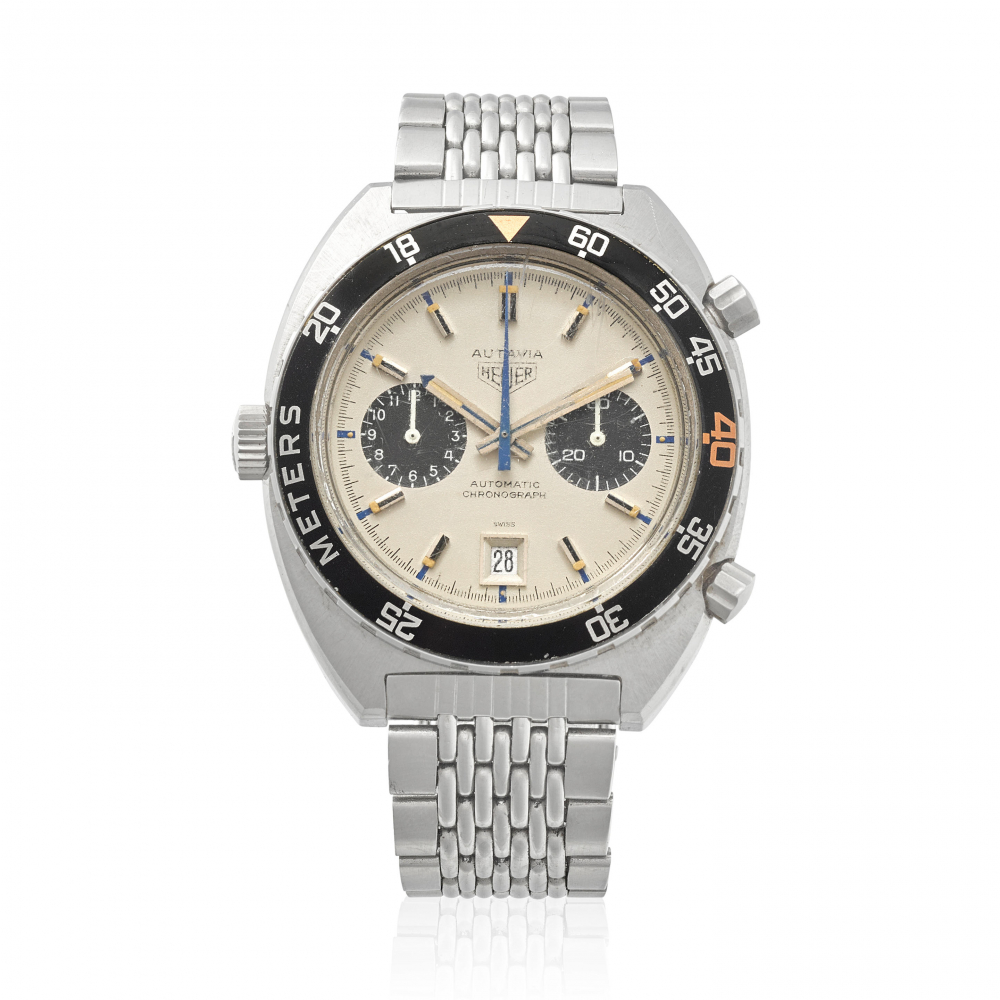HEUER. A STAINLESS STEEL AUTOMATIC DECOMPRESSION BRACELET WATCH WITH 'SIFFERT' DIAL
