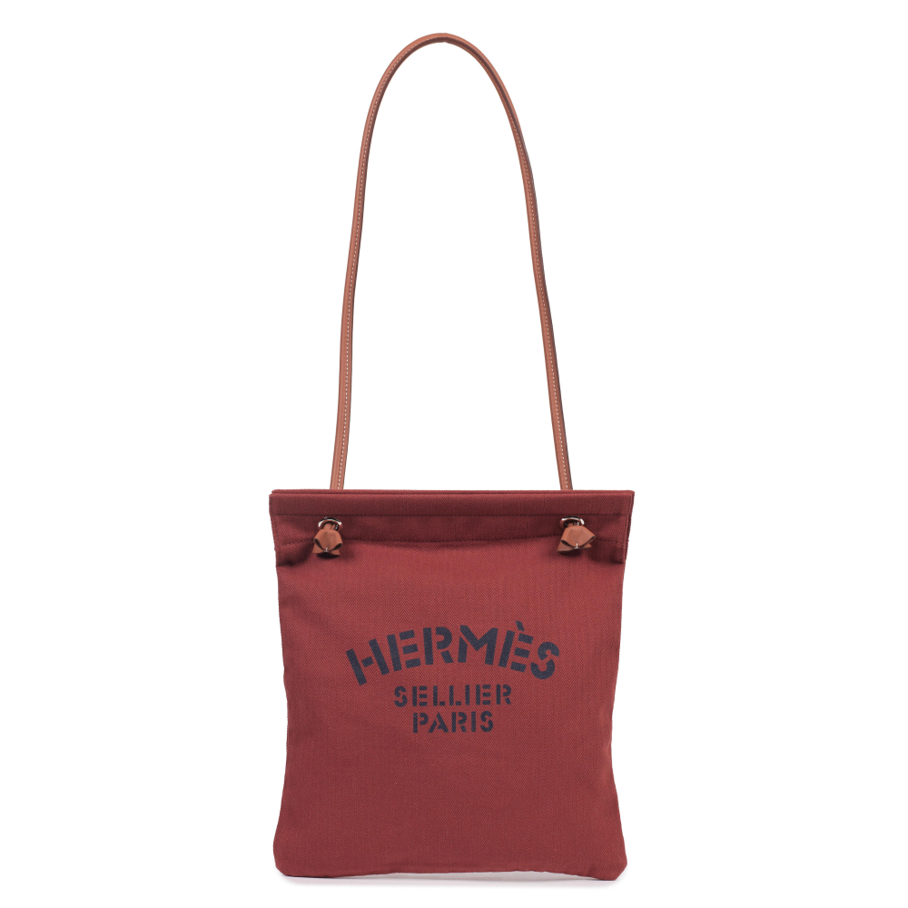 Hermes: a Rouge H and Gold Aline Grooming Bag