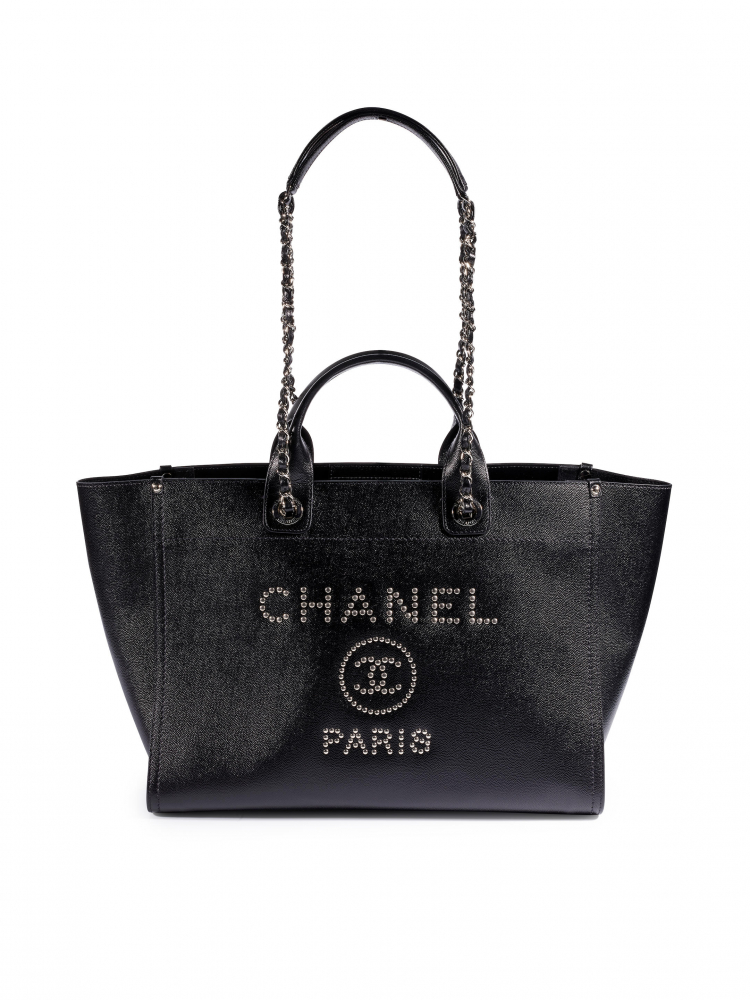 CHANEL: BLACK CALFSKIN DEAUVILLE MEDIUM LEATHER TOTE BAG WITH SILVER TONED STUDDED CC LOGO AND CHAINS