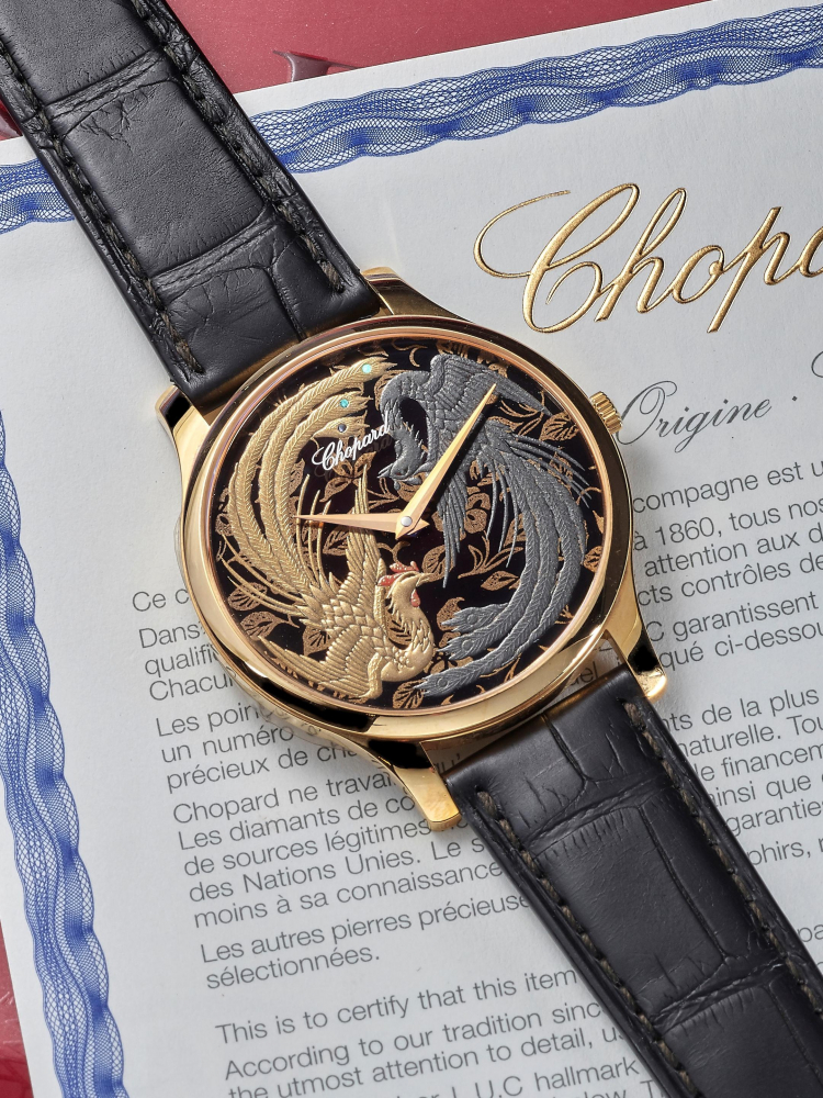 CHOPARD | L.U.C XP - URUSHI PHOENIX DAY & NIGHT, A NEW OLD STOCK YELLOW GOLD WRISTWATCH WITH JAPANESE LACQUER DIAL, BY ARTISAN KIICHIRO MASUMURA WITH YAMADA HEIANDO, CIRCA 2009