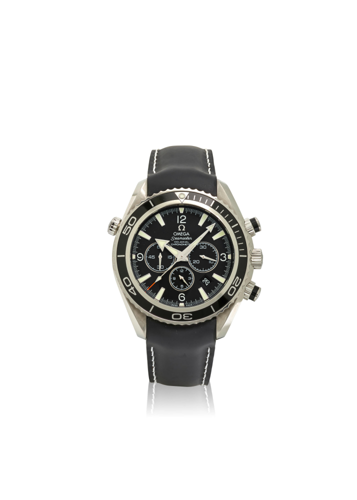 OMEGA. A STAINLESS STEEL AUTOMATIC CALENDAR CHRONOGRAPH WRISTWATCH