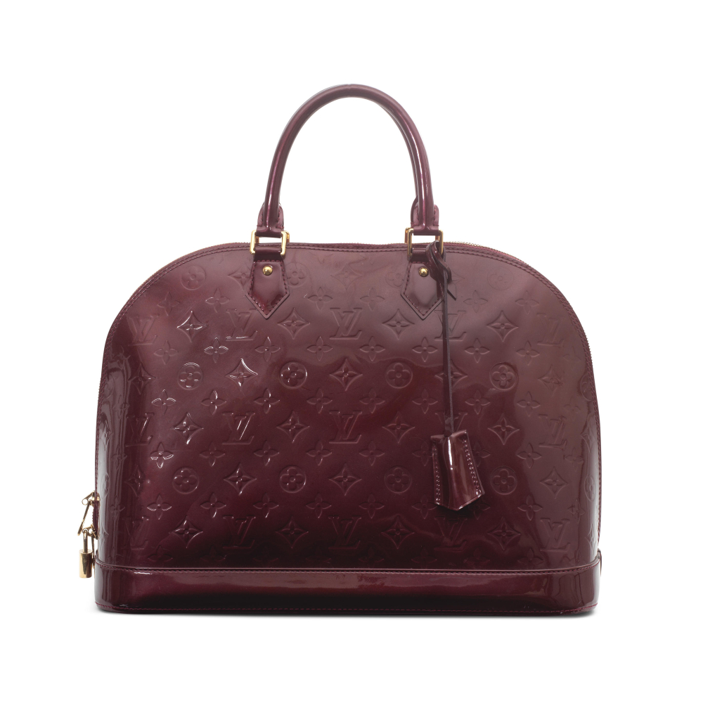 Louis Vuitton: a Amarante Vernis Monogram Alma GM