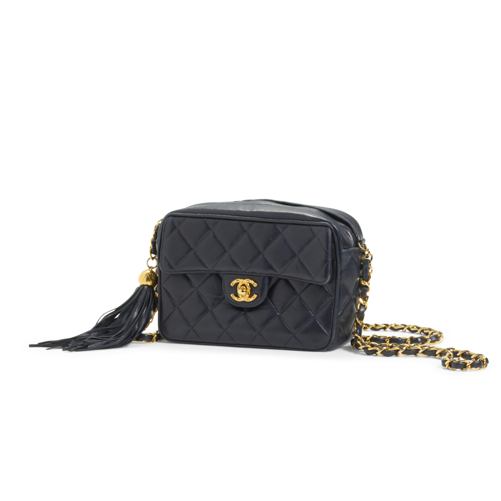 CHANEL: CC QUILTED CAMERA BAG