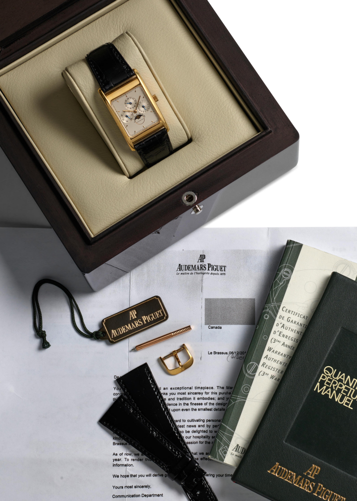 AUDEMARS PIGUET. A FINE AND LIMITED EDITION 18K GOLD MANUAL WIND PERPETUAL CALENDAR WRISTWATCH