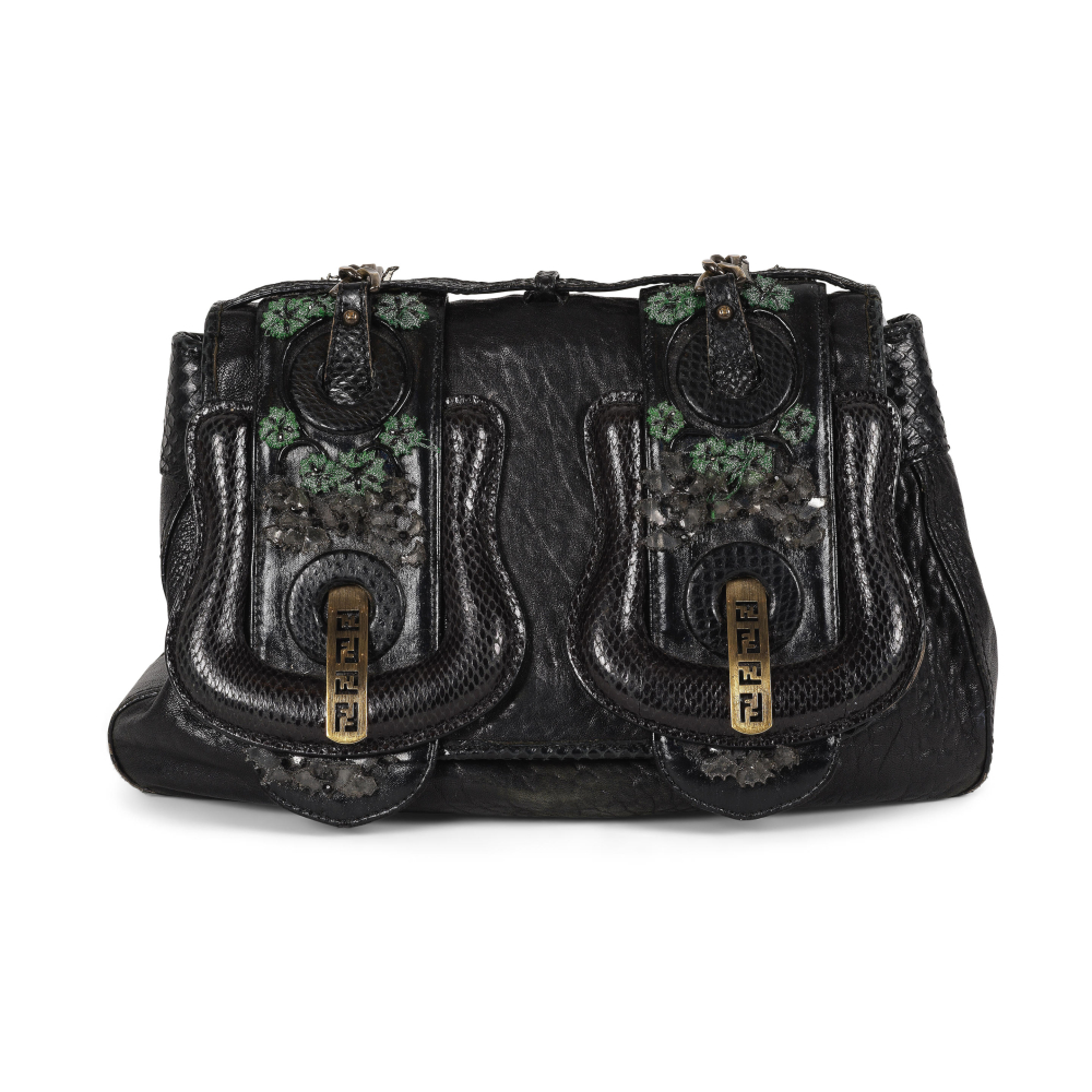 FENDI, collection Prêt à Porter Automne/Hiver 2006. Sac B Bag en cuir grainé et python noir brodé.