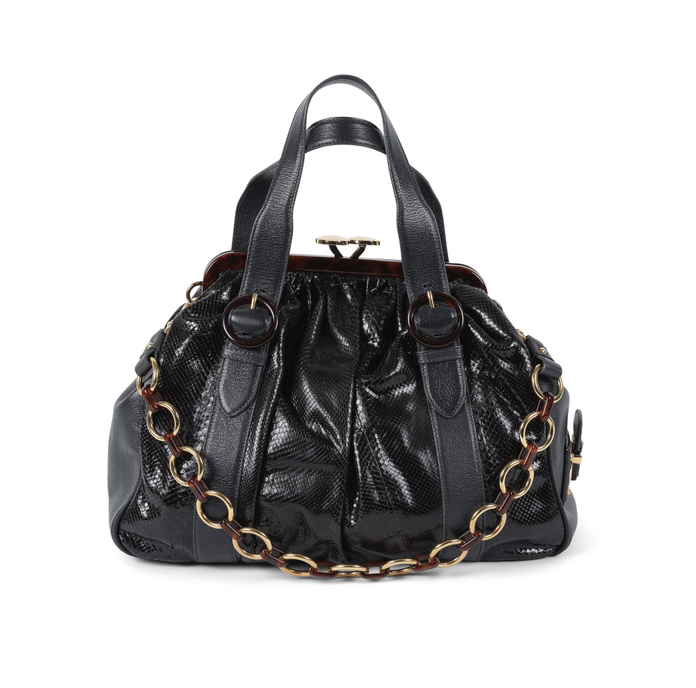 Marc JACOB, collection Prêt à Porter Automne/Hiver 2006. Sac Karen en veau et python noir.